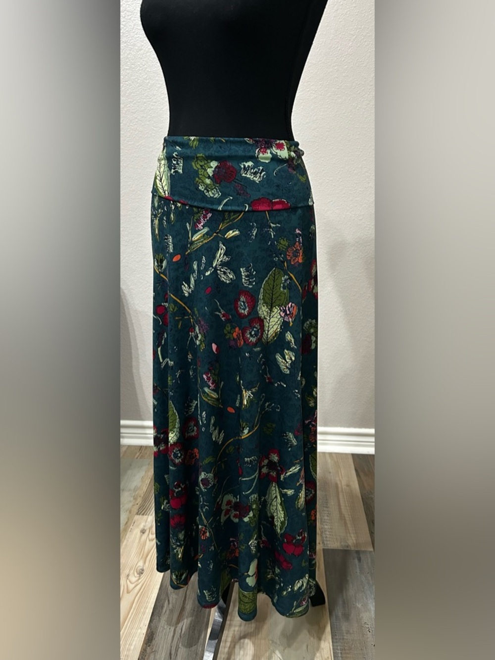 LuLaRoe Dark Teal Floral Maxi Skirt Sz XXS Fit and Flair Summer Chic Boho TC0293
